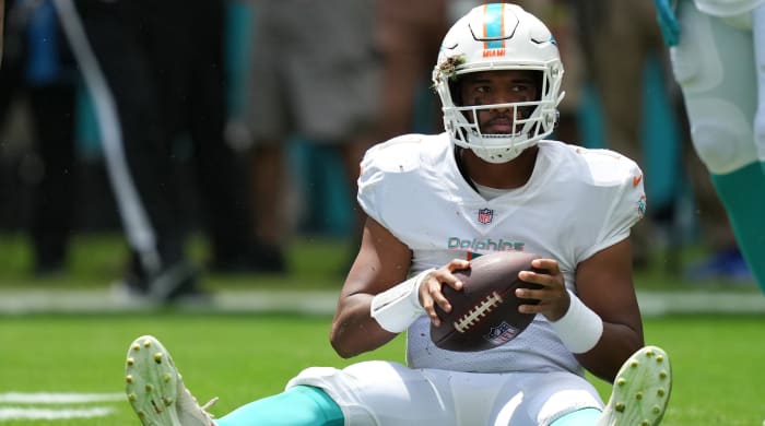 Dolphins quarterback Tua Tagovailoa